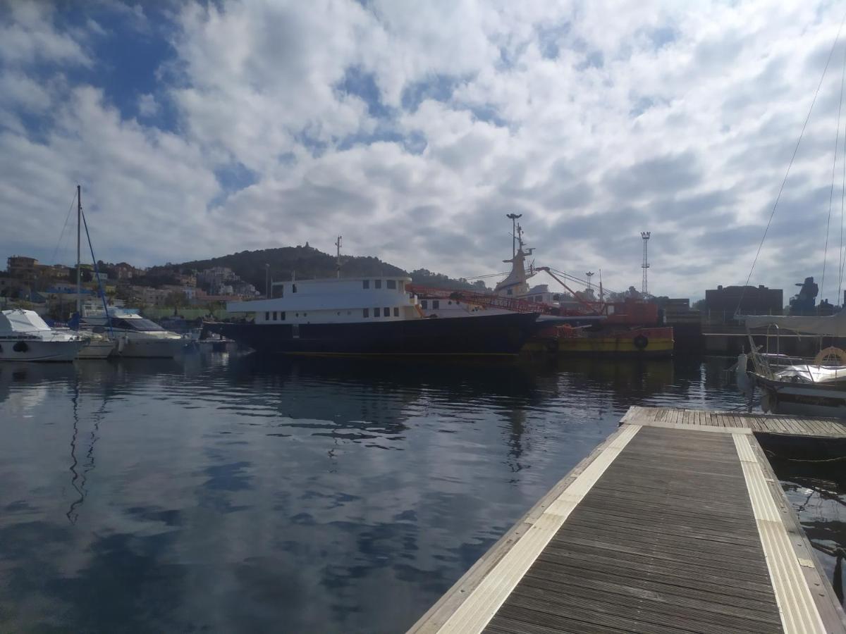 Classic Yacht Yanika Yachting Watersport Ets Villaputzu Εξωτερικό φωτογραφία