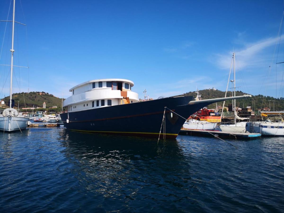 Classic Yacht Yanika Yachting Watersport Ets Villaputzu Εξωτερικό φωτογραφία
